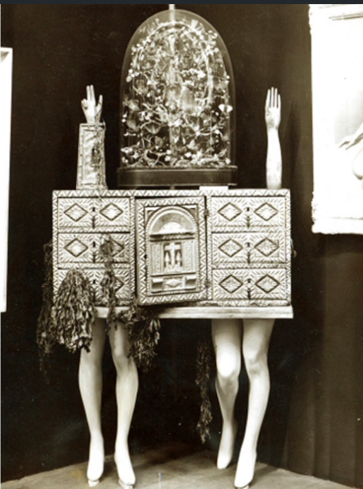 Andre Bretton, 1936, object-chest at the International Surrealist Exhibition