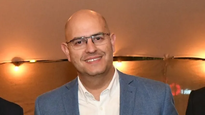 Marcelo Agulles se suma al proyecto Vicuña y refuerza el área de comunicación institucional