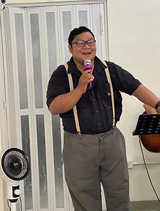 Ngay trong ngày hôm đó, khi Mee ngậm điếu thuốc vào miệng như thường lệ, anh không hiểu chuyện gì đang xảy ra. Điếu thuốc bỗng có vị kinh khủng đến mức anh không thể hút nổi. Mee nói rằng anh đã cố gắng hết sức trong suốt một tuần để quay lại thói quen hút thuốc, nhưng hoàn toàn không thể. Mùi và vị của những điếu thuốc khiến anh buồn nôn; anh không thể hút nổi.
Ngày nay, Mee là một người tin vào Chúa Jêsus Christ. Anh là thành viên rất tích cực của Hội Thánh First Love tại Bangkok. Mee không nghi ngờ gì: Chúa đã làm phép lạ. Chính là kiểu phép lạ mà Mee đã thách thức Ngài làm. Phép lạ - LOẠI BỎ CHỨNG NGHIỆN THUỐC LÁ."