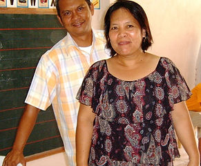 သူတို့ဆင်းရဲစွာနေထိုင်ကြပြီး အနားတွင်မည်သူတစ်ဦးတစ်ယောက်မျှမရှိခြင်း၊ စားစရာအလုံအလောက်မရှိခြင်းကို သူတို့ကိုယ်တိုင်ကောင်းစွာသိကြသည်။ မည်သူမျှဂရုစိုက်စောင့်ရှောက်ခြင်းမရှိတဲ့ ကလေးတစ်‌‌‌ယောက်သည် ပုံမှန်အတိုင်းကြီးပြင်းလာပြီး ကျောင်းတက်ခြင်;အားတွေ့မြင်ရသည်မှာ ပုံမှန်သက်တောင့်သက်သာရှိသော ဘဝထက် သာ၍ တန်ဖိုးရှိပါသည်။ 
