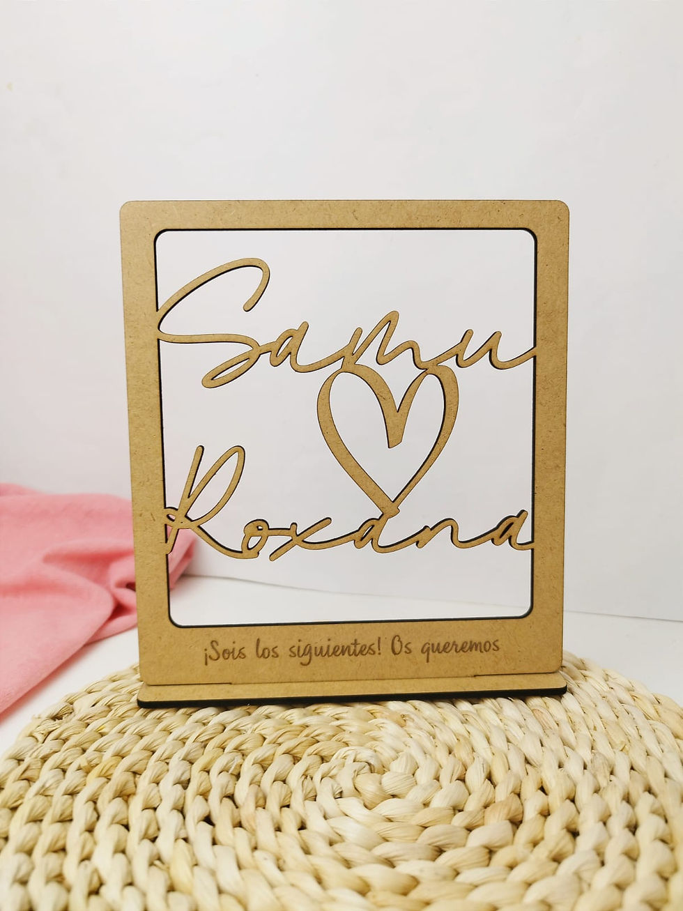 Miniatura: cuadro de madera con nombres entrelazados regalo para los siguientes en boda personalizado
