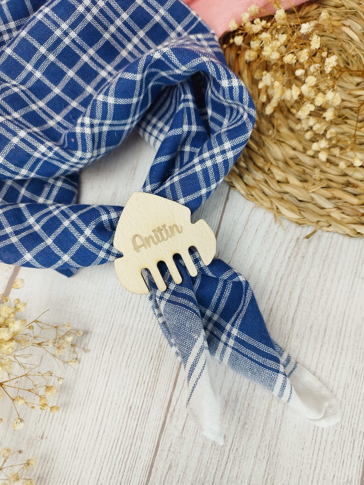 sujeta pañuelos en forma de peineta de madera personalizado con el nombre fallero fallera falla