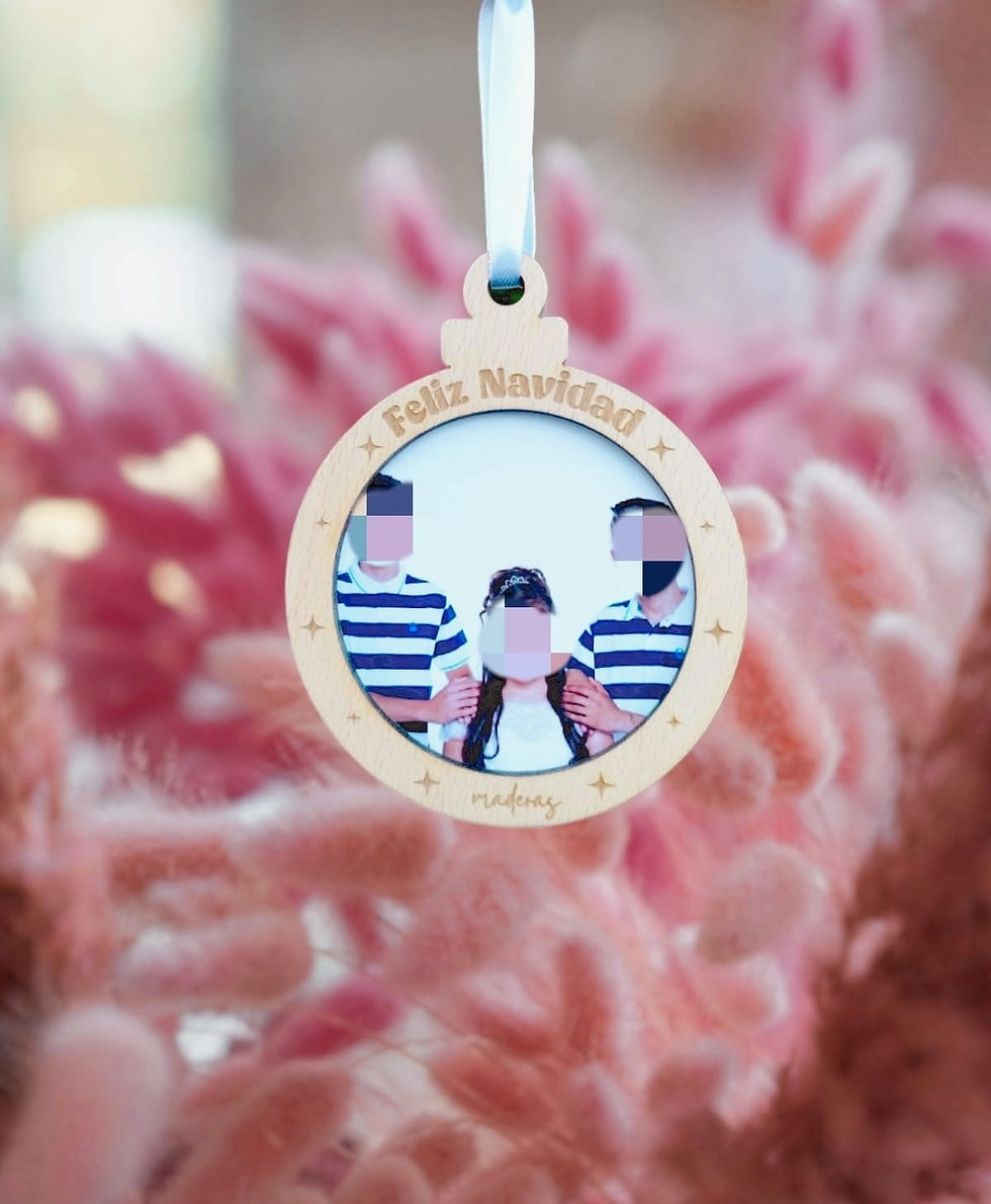 bola de navidad en madera con foto personalizada 