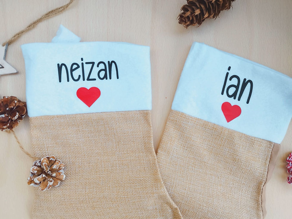 Botas de navidad personalizadas con los nombres de la familia