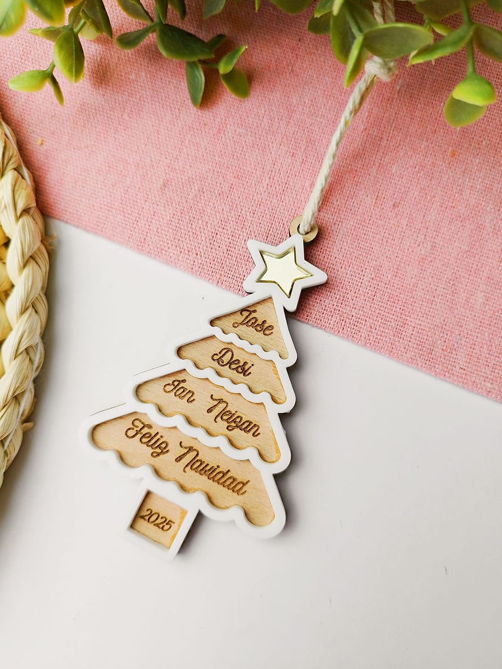 Miniatura: bola navidad en forma de arbol personalizada con los nombres de la familia regalo navidad