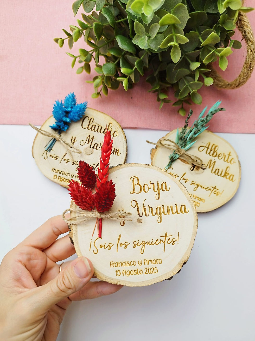 Miniatura: rodaja de madera natural con flor preservada para sois los siguientes regalo de boda