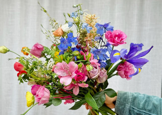 vibrant-spring-flower-handheld-bouquet-IMG_8706