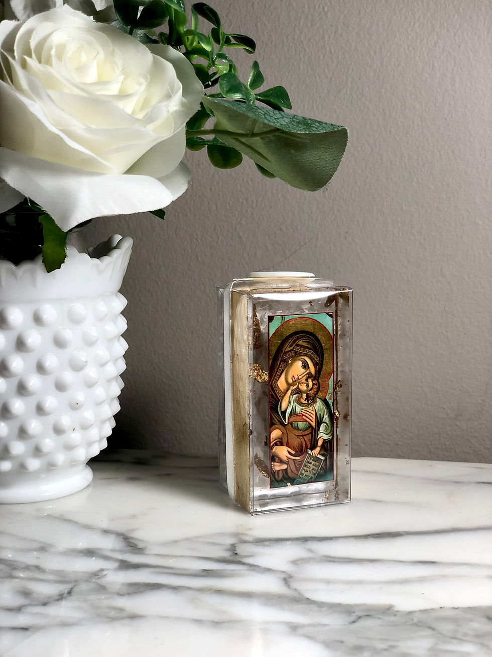 Thumbnail: Bulk Party Favor ICON - Clear Resin Gold Leaf Petite, Gift Box, Jordan Almonds