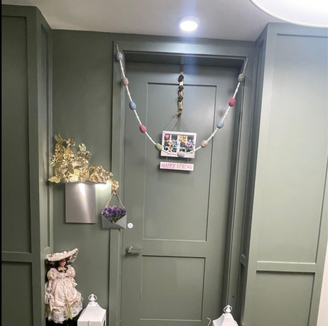 Front door nicely decorated for Spring at Icon Riverwalk in Plainsboro NJ