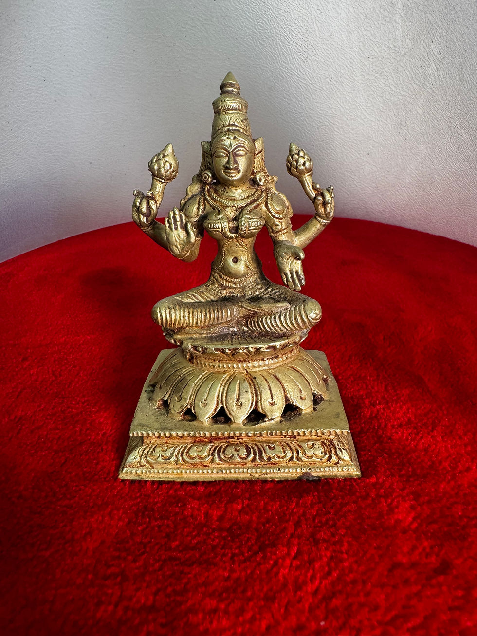 Thumbnail: Lakshmi Devi - Prasiddh idols presents Panchaloha made museum replicated idol