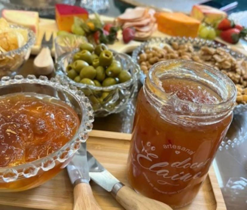 Geleia artesanal de abacaxi com pimenta