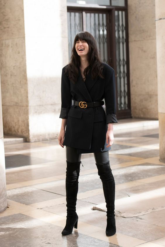che-sia-benedetta-la-moda-stivali-sopra-il-ginocchio-outfit-ufficio-5