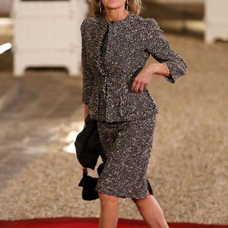 che-sia-benedetta-la-moda-tessuti-pregiati-tailleur-tweed