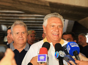 Caiado entrega reforma de banheiros do Estádio Serra Dourada
