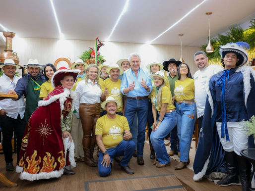 Caiado visita estande do Governo de Goiás na Festa do Peão de Barretos