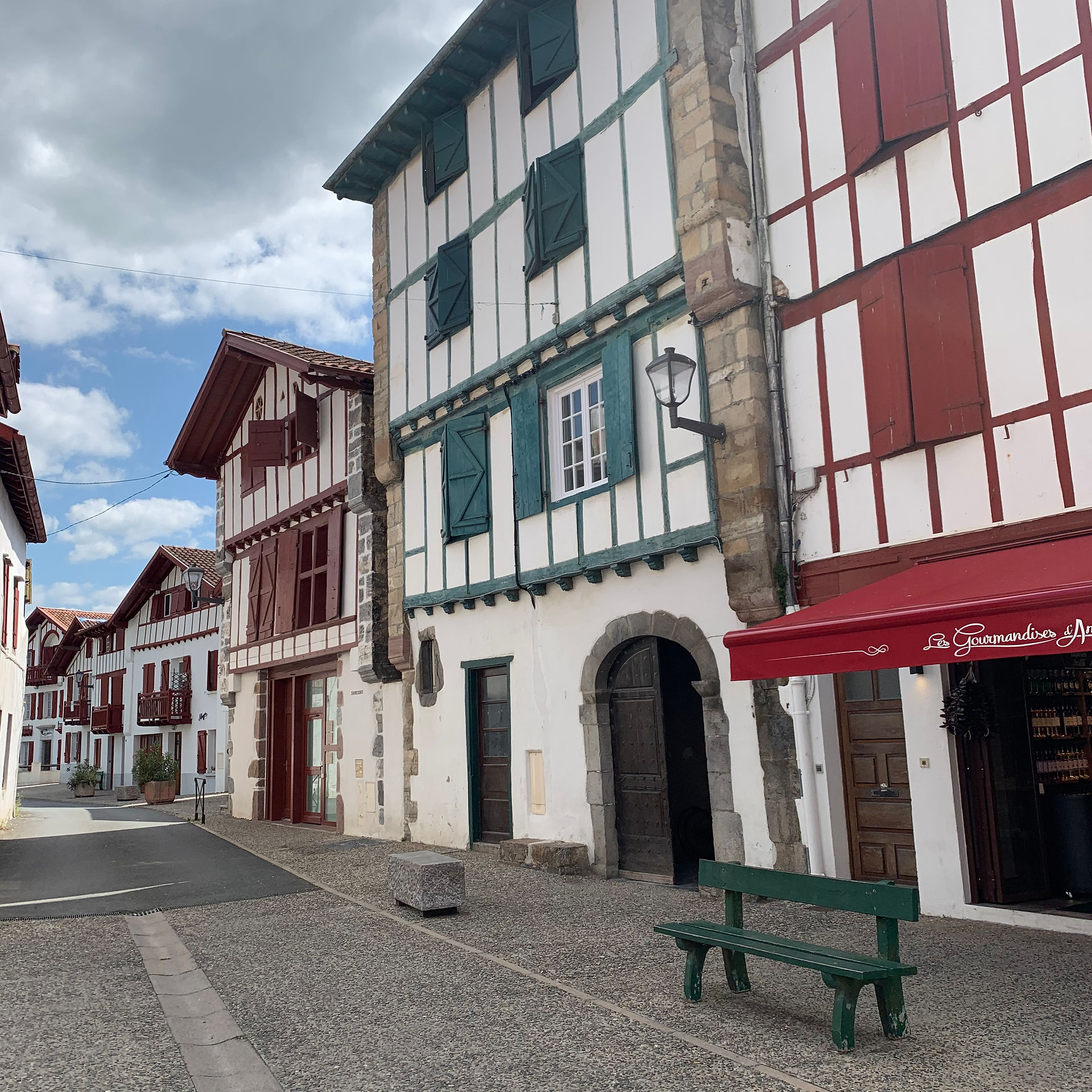 Baskenland | Stadt | Alte Haeuser | Espelette | Baskenland | Frankreich | myGiulia