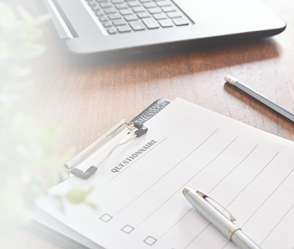 一緒に考えるデザイナー