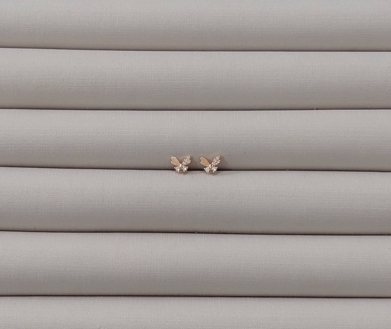 BRINCO BORBOLETA CRISTAL