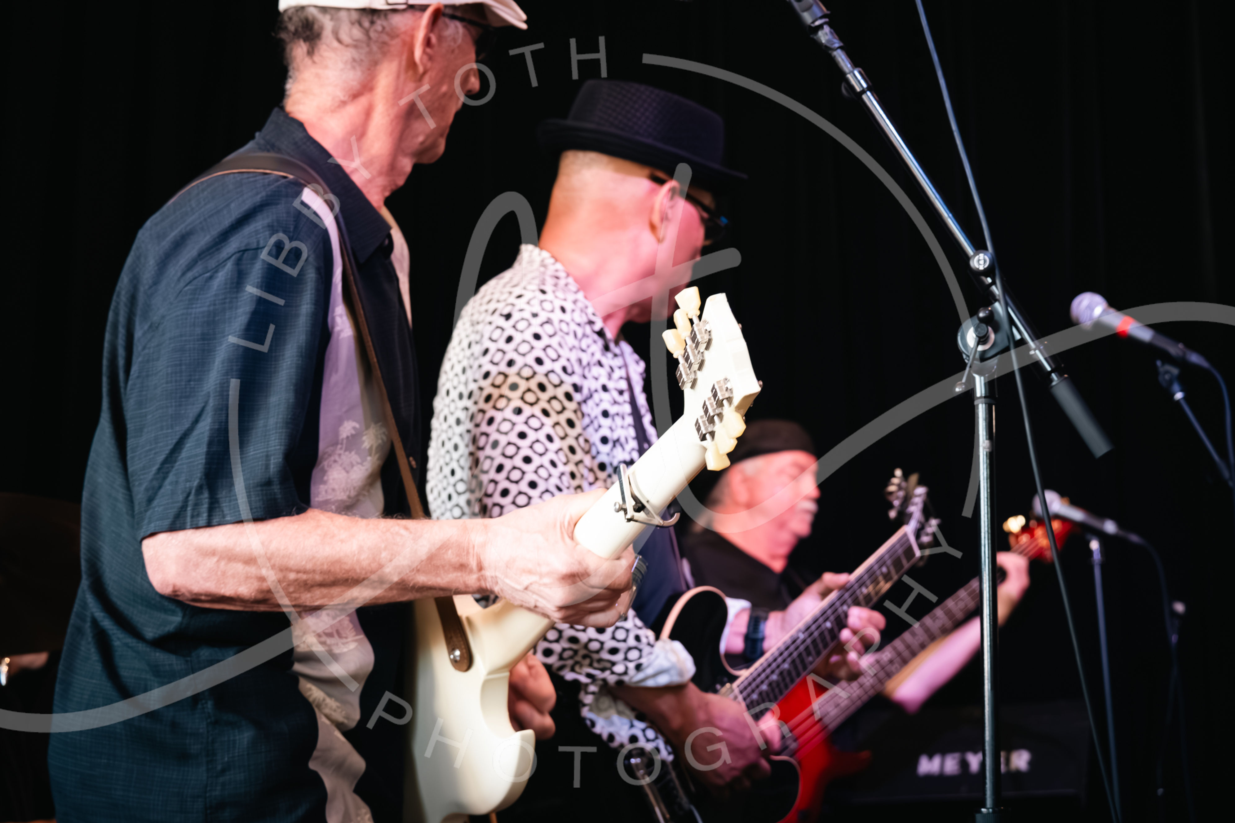 (5-2) Woodford Station (DBC)