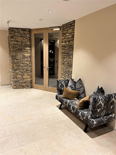 Hotel Schachner – Maria Taferl   
(Ausführung: Stone4you – Hollabrunn)
Material: Kanfanar 
Oberfläche: sandgestrahlt und gebürstet