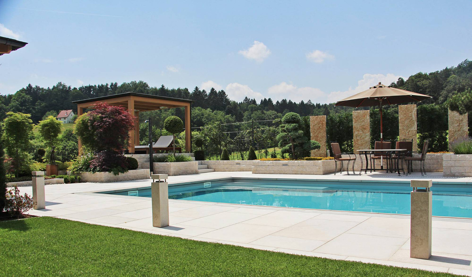 Schaugarten FK Naturstein - Pool - Kalkstein - Kanfanar - Kirmenjak - Krustenplatte - Steinleuchte - istranischer Kalkstein