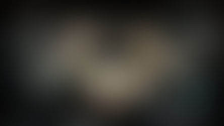 Cena de Clair Obscur: Expedition 33 com ambientação artística e som orquestral — referência à trilha sonora de Lorien Testard, elogiada mas ignorada pelo Grammy 2026.