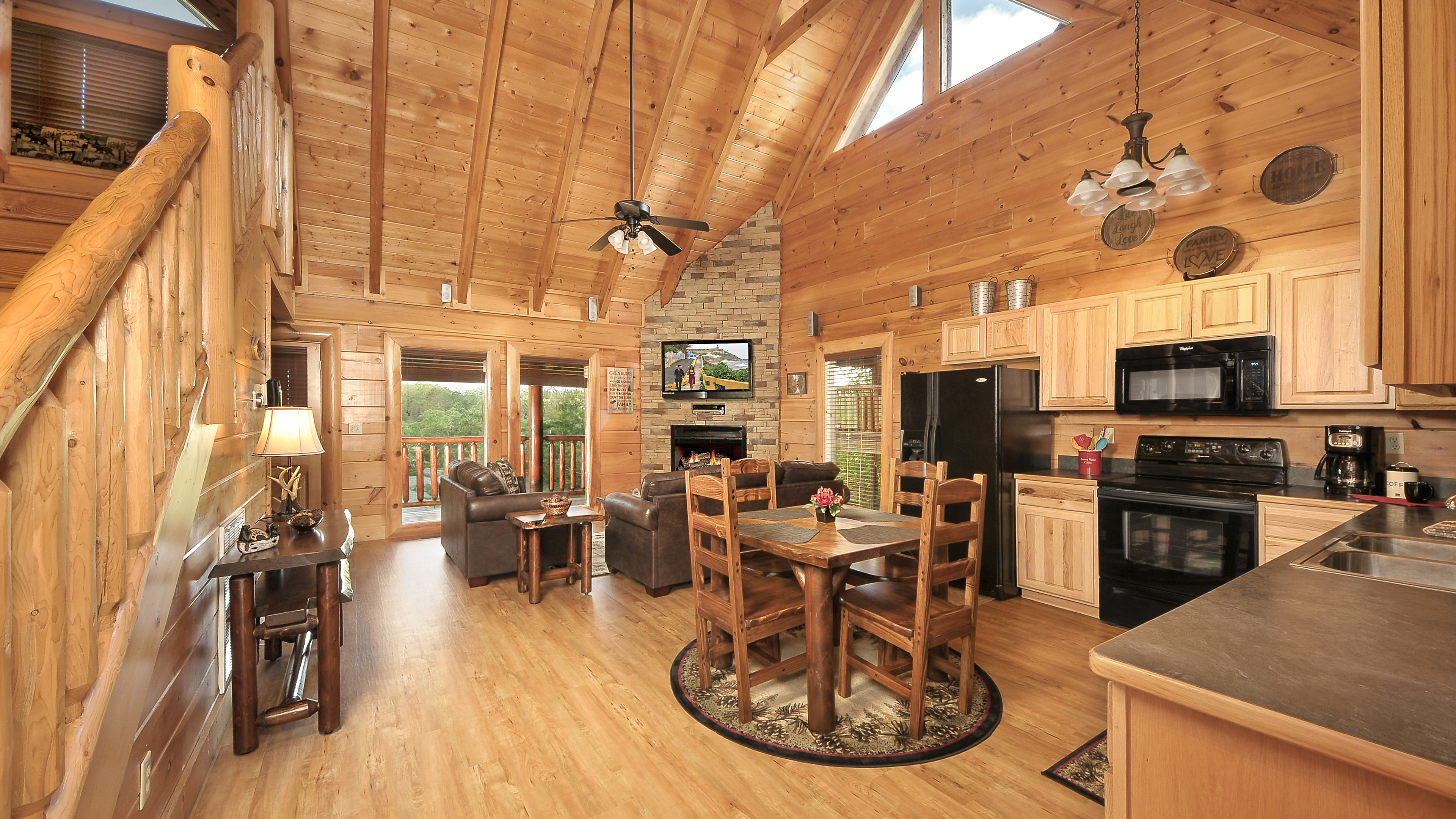 Kitchen/Living Area