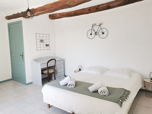 Mon Lodge en Provence Le Moulin chambre double.jpg