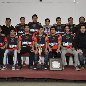 Independiente posó para los medios provinciales como Figura del Deporte Sanjulianense