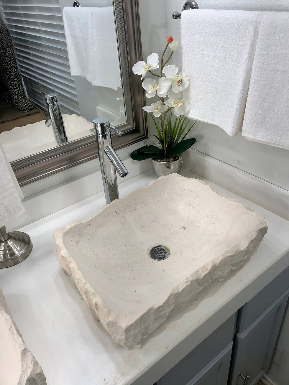 Thumbnail: Bellagio Sink Rustic 2 Natural Stone