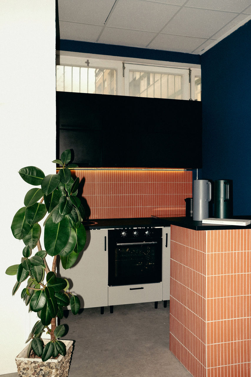 Cozinha de estúdio no Space Of Hearts – espaço criativo para aluguel em Charlottenburg, Berlim.