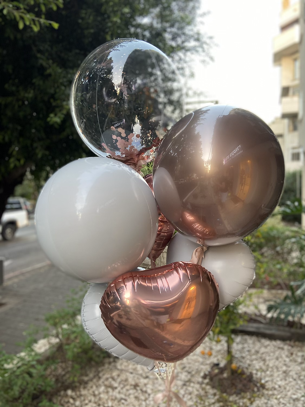 תמונה ממוזערת: זר בלונים מיוחדים רוז לבן