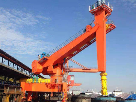 The applicable cargoes of screw type ship unloader