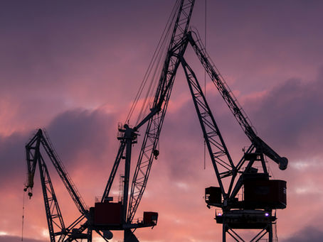 Portal crane performance and characteristics description
