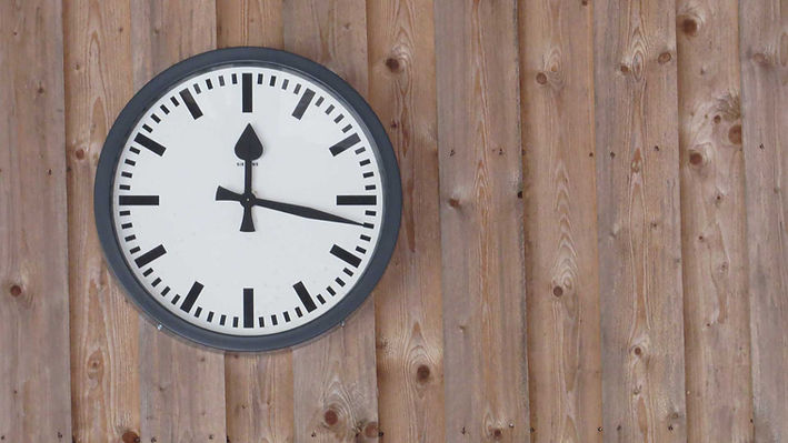 Bahnhofsuhr.jpg