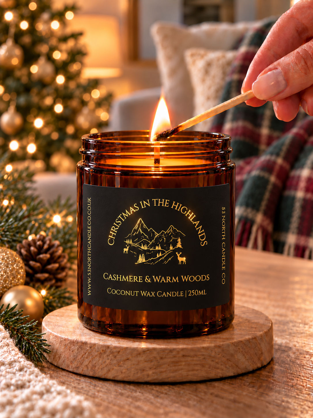 Christmas in the Highlands - Cashmere and Warm Woods Scented Candle | 250ml