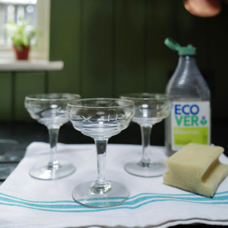 sparkle & Shine - the muddled vintage guide to glassware cleaning