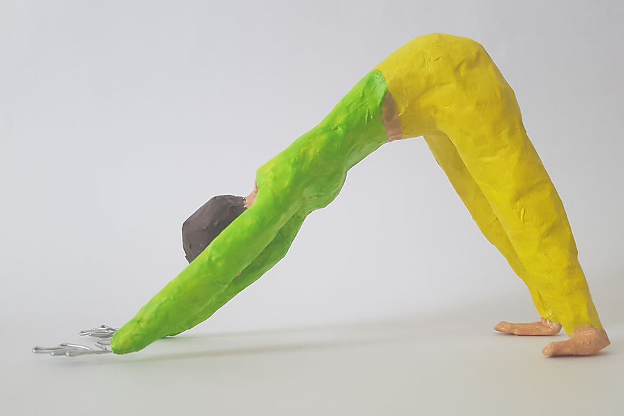 chien tête en bas papier mâché.jpg