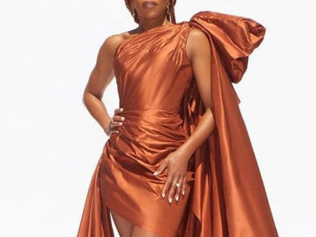 American Actress & Director Regina King Wears Oscar de la Renta Gown