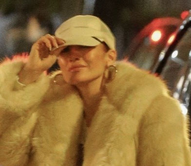 Spotlight on Jennifer Lopez's Iconic Style