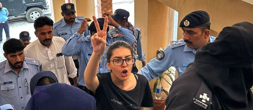 (Today’s Prayer) Human rights lawyers and their husbands who criticized Pakistan are sentenced to 17 years in prison… international community, strongly condemns.