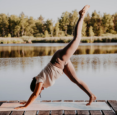 yoga simone Harries, hatha yin yoga, yogakurs, präventionskurs