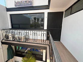 𝗦𝗘 𝗥𝗘𝗡𝗧𝗔 𝗗𝗘𝗦𝗣𝗔𝗖𝗛𝗢 𝗖𝗢𝗠𝗘𝗥𝗖𝗜𝗔𝗟
- 📌DIRECCIÓN : 
CALLE: EZEQUIEL ORDÓÑEZ NO. 108
INT. 5 PLANTA ALTA 
COL. BELLAVISTA 
- DESCRIPCIÓN :
OFICINA AMPLIA
RECIBIDOR, RECEPCIÓN, 
SALA DE ESPERA
2 PRIVADOS 
MEDIO BAÑO 
✅PUEDE SER USADO PARA OFICINA, CONSULTORIO MÉDICO ETC. 
💲PRECIO: $5,500
🅸🅽🅵🅾🆁🅼🅴🆂 🆈 🅲🅸🆃🅰🆂 : 
🧑🏻‍💻Te atendemos por whatsapp 📱, si estas en tu celular  👈😉 envíanos un inbox 🙋‍♂💬 o llámanos ➡️ 444 251 74 11