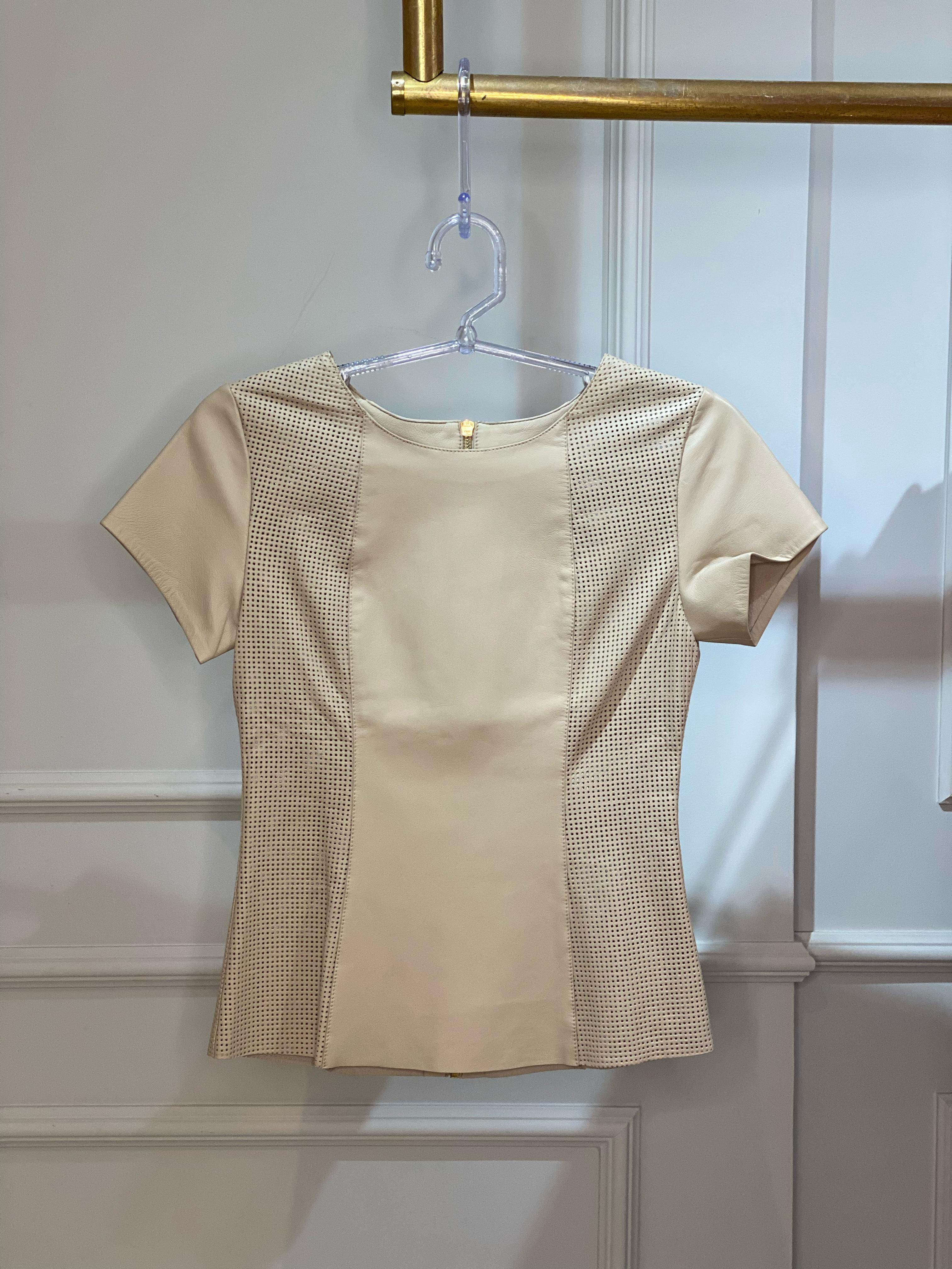 T-shirt Perfurada