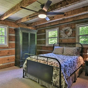 Red Door Cabin Main Bedroom