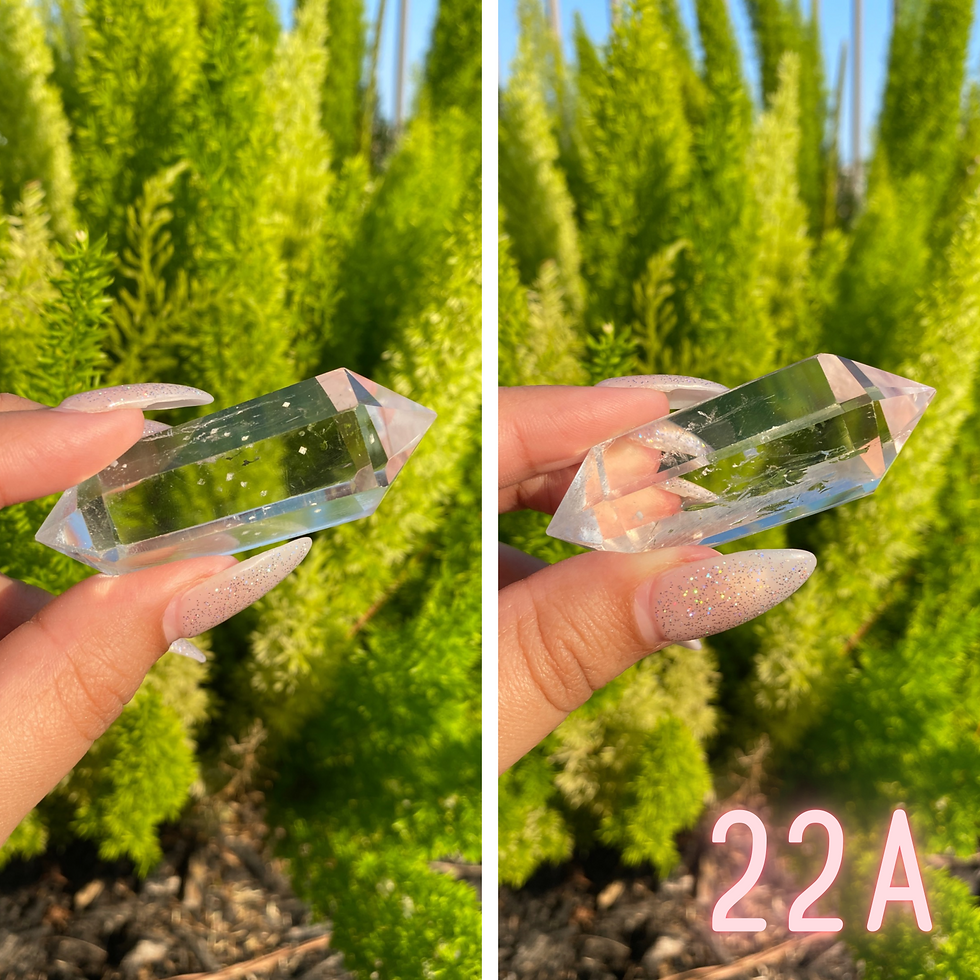 Thumbnail: Double-terminated clear quartz points
