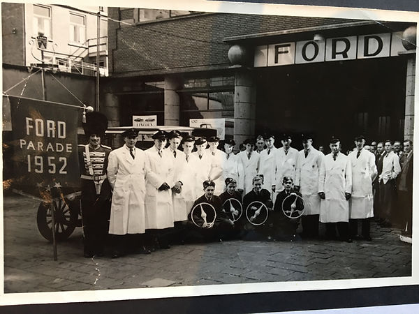 3.023 Ford parade 1952.JPG