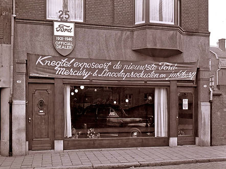 3.008 1946_Knegtel_Garage-Th-Knegtel_Voorgevel_Nieuwste-Ford-Mercury-Lincoln_ORG20x15.jpg