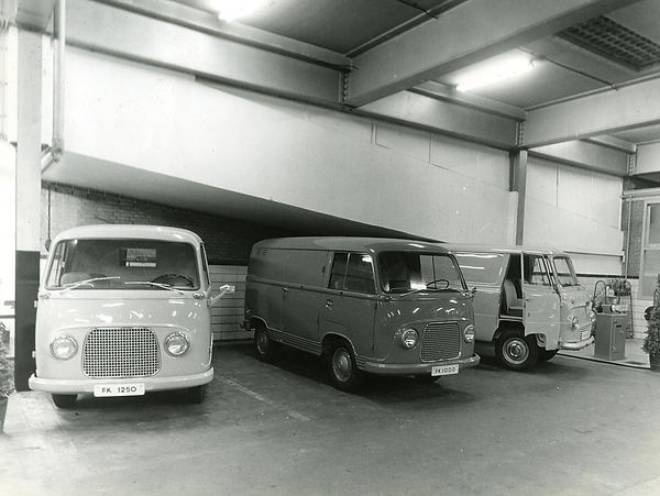 4.003 1959_Heuvel_Knegtel_Heuvel_Showroom_Ford-Vans_ORG.jpg