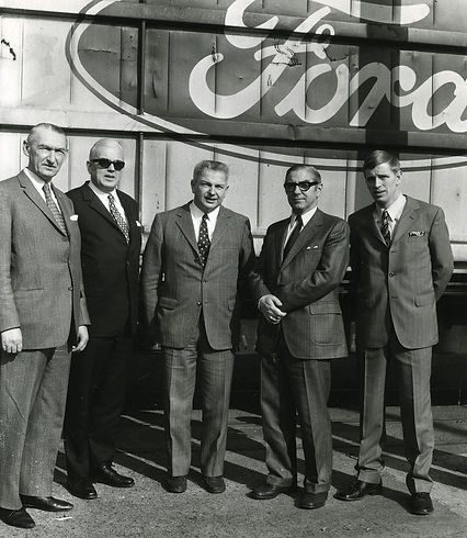 4.021 1972_Directie_Knegtel_Bezoek-Ford-fabriek_vlnr_A-van-Gool_G-Wortleboer-Adj_Jan-Knegt